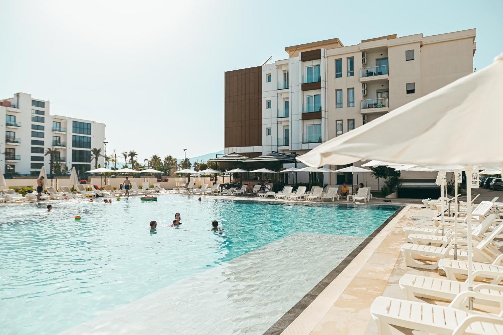 D’Azur Coast Resort